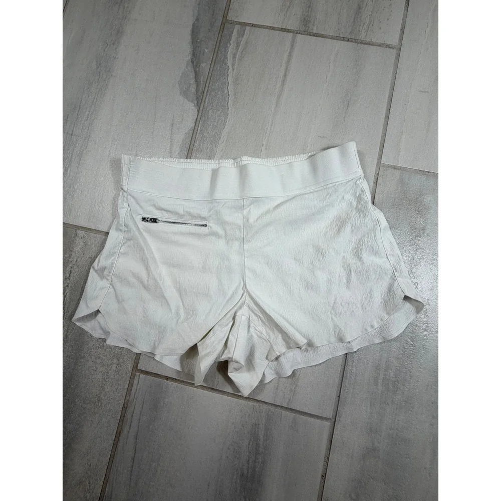 Athleta White Textured Active Running Shorts Women Size 8 Front Zip Pocket